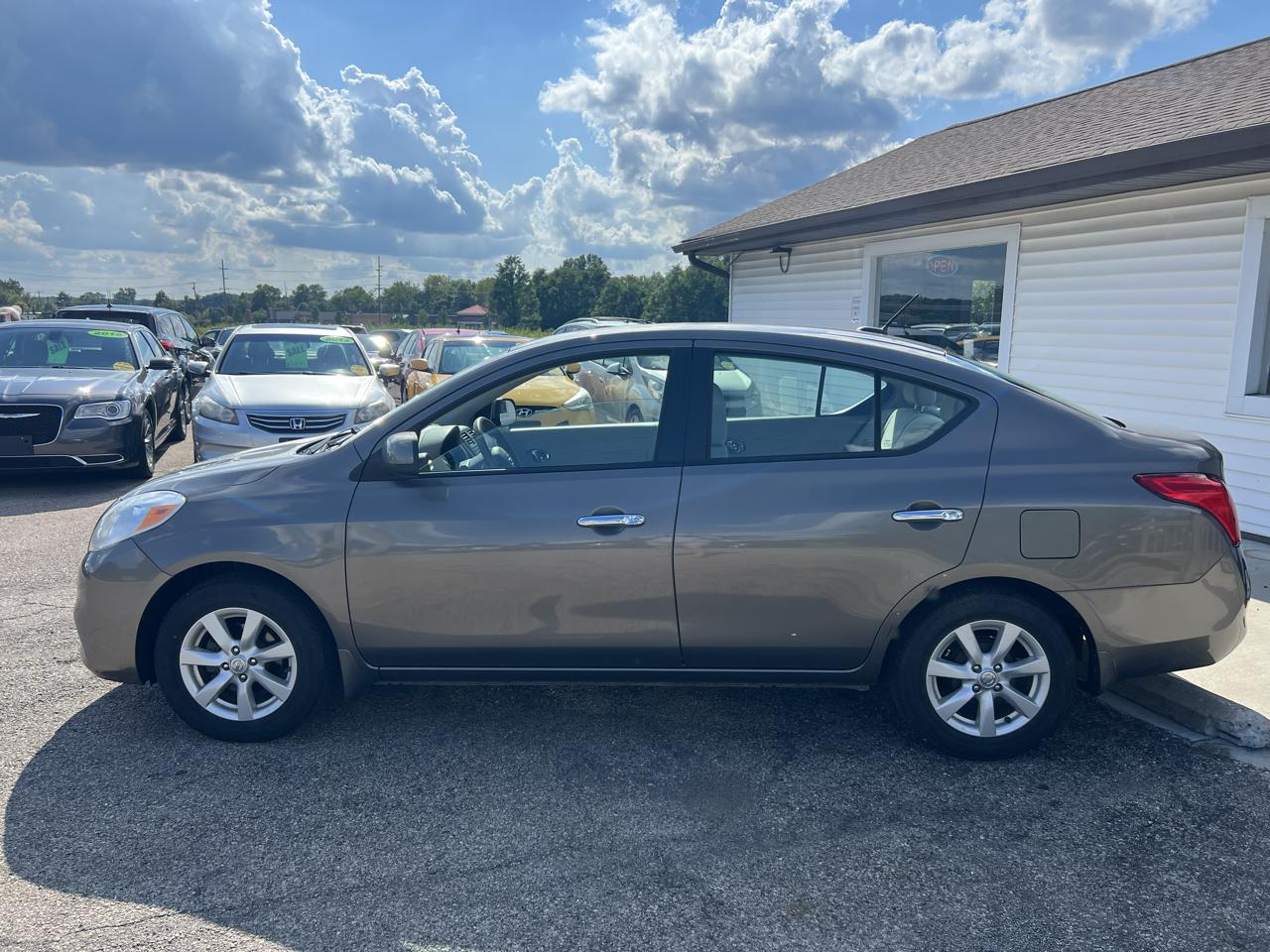 Nissan Versa 1.6 S Sedan 2012