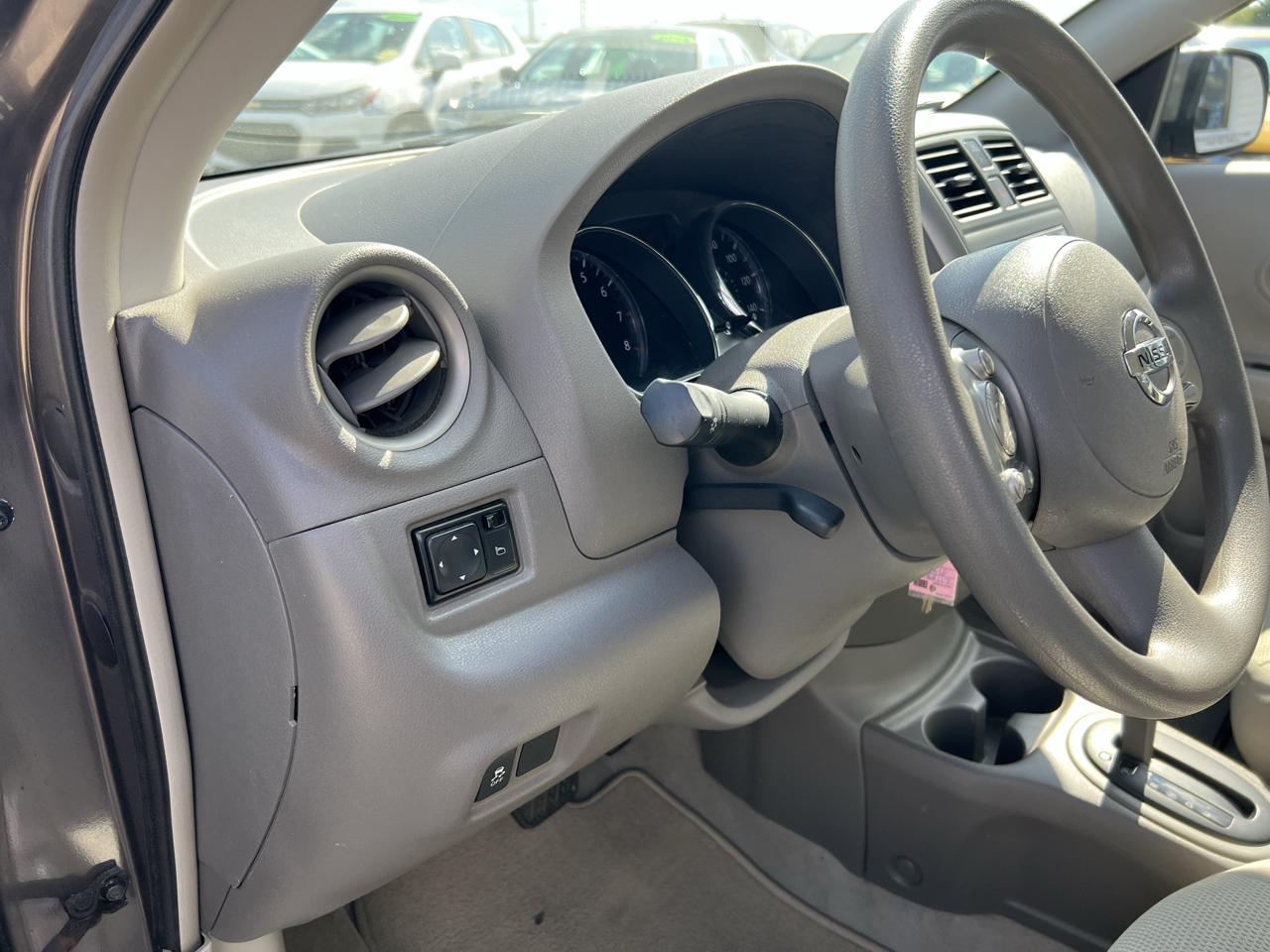 Nissan Versa 1.6 S Sedan 2012