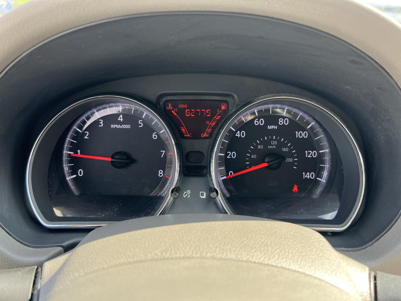 Nissan Versa 1.6 S Sedan 2012