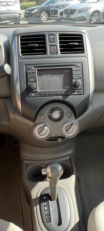 Nissan Versa 1.6 S Sedan 2012