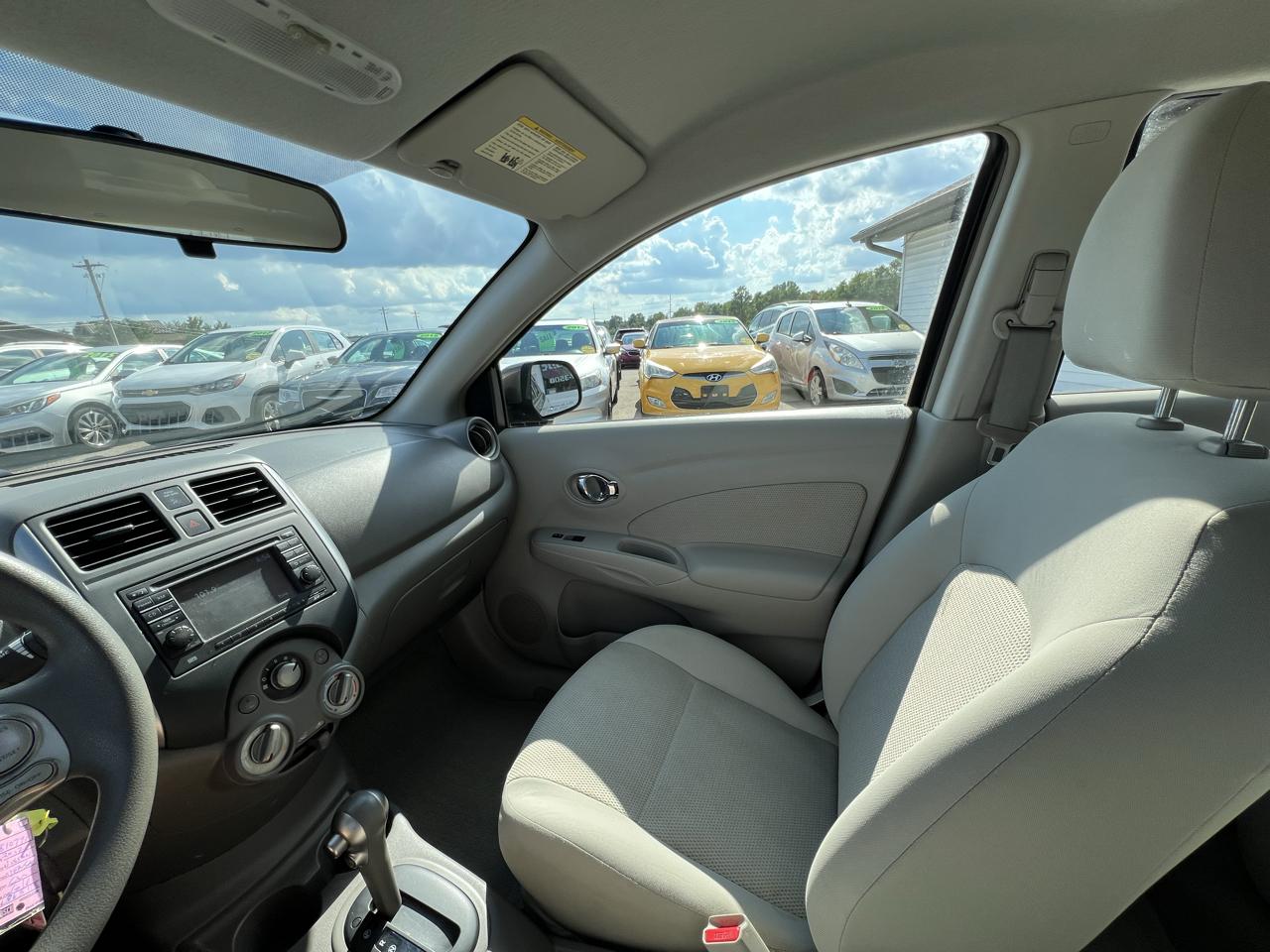 Nissan Versa 1.6 S Sedan 2012