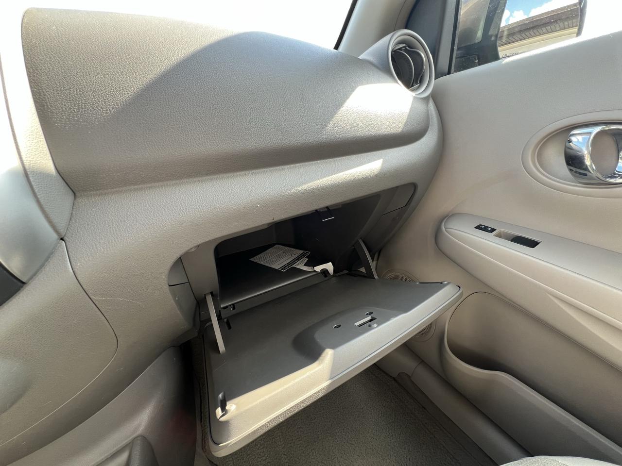 Nissan Versa 1.6 S Sedan 2012