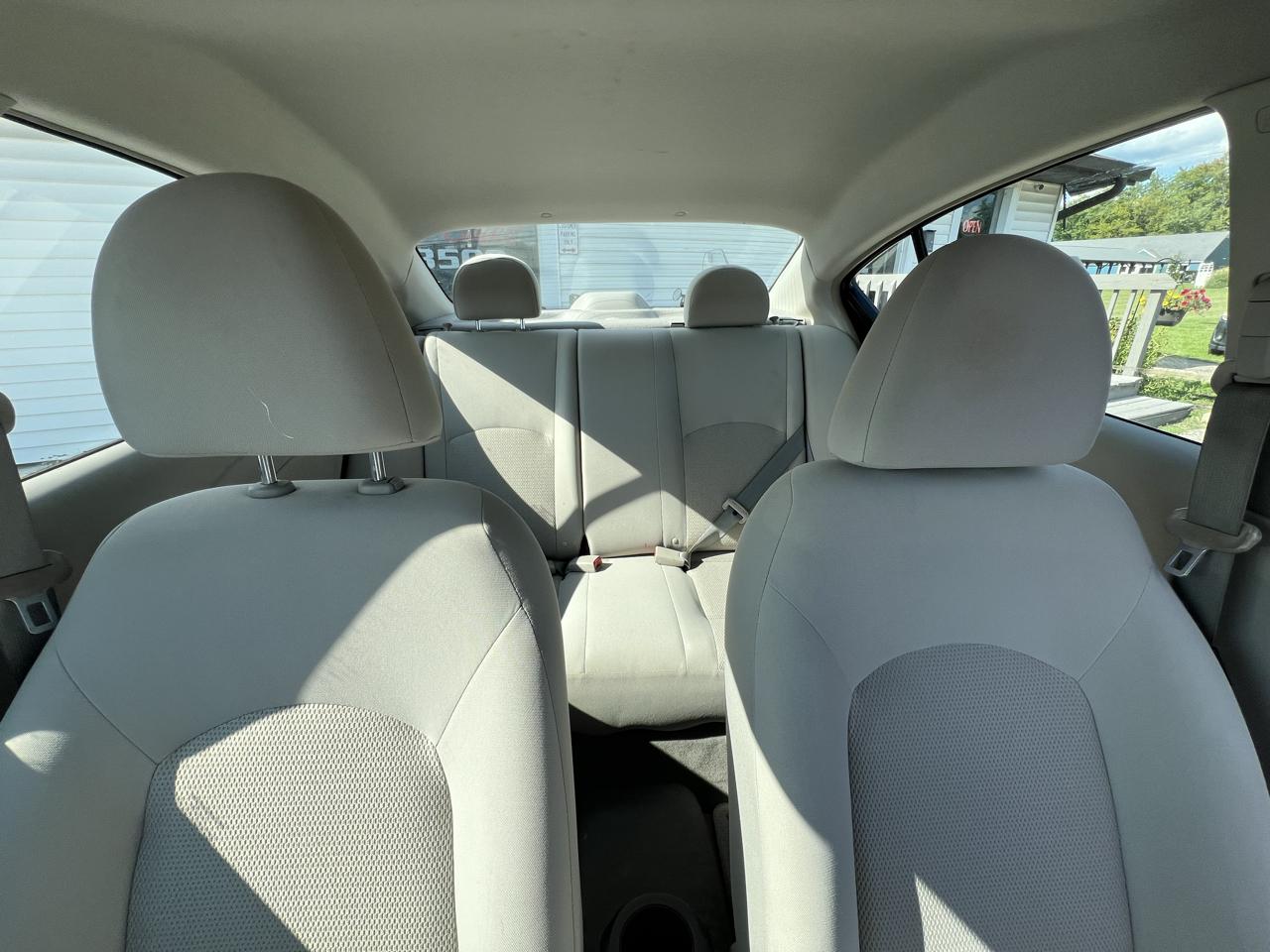 Nissan Versa 1.6 S Sedan 2012