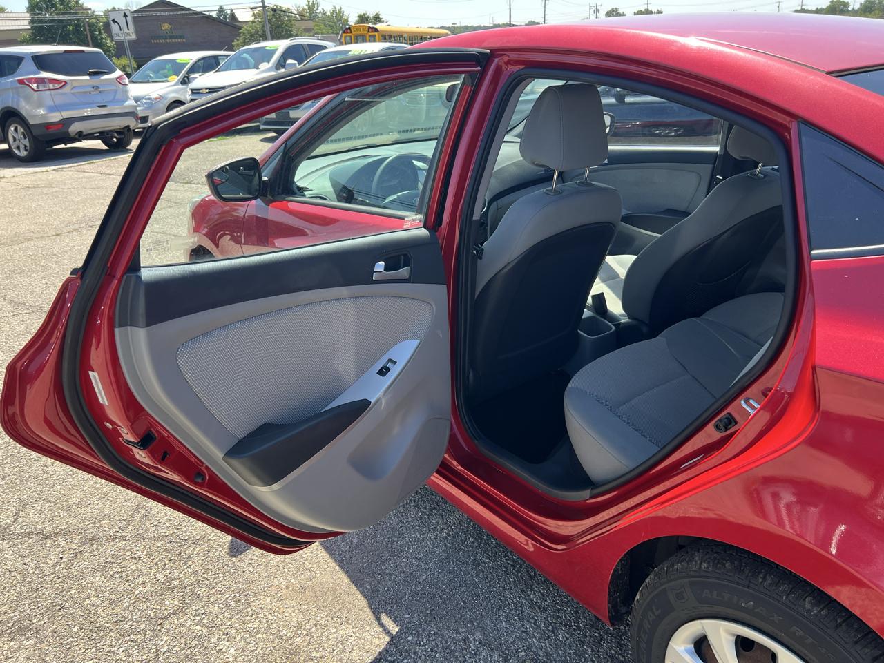 Hyundai Accent GLS 4-Door 2014