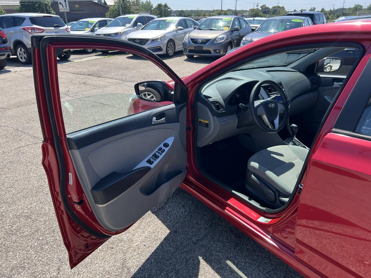 Hyundai Accent GLS 4-Door 2014