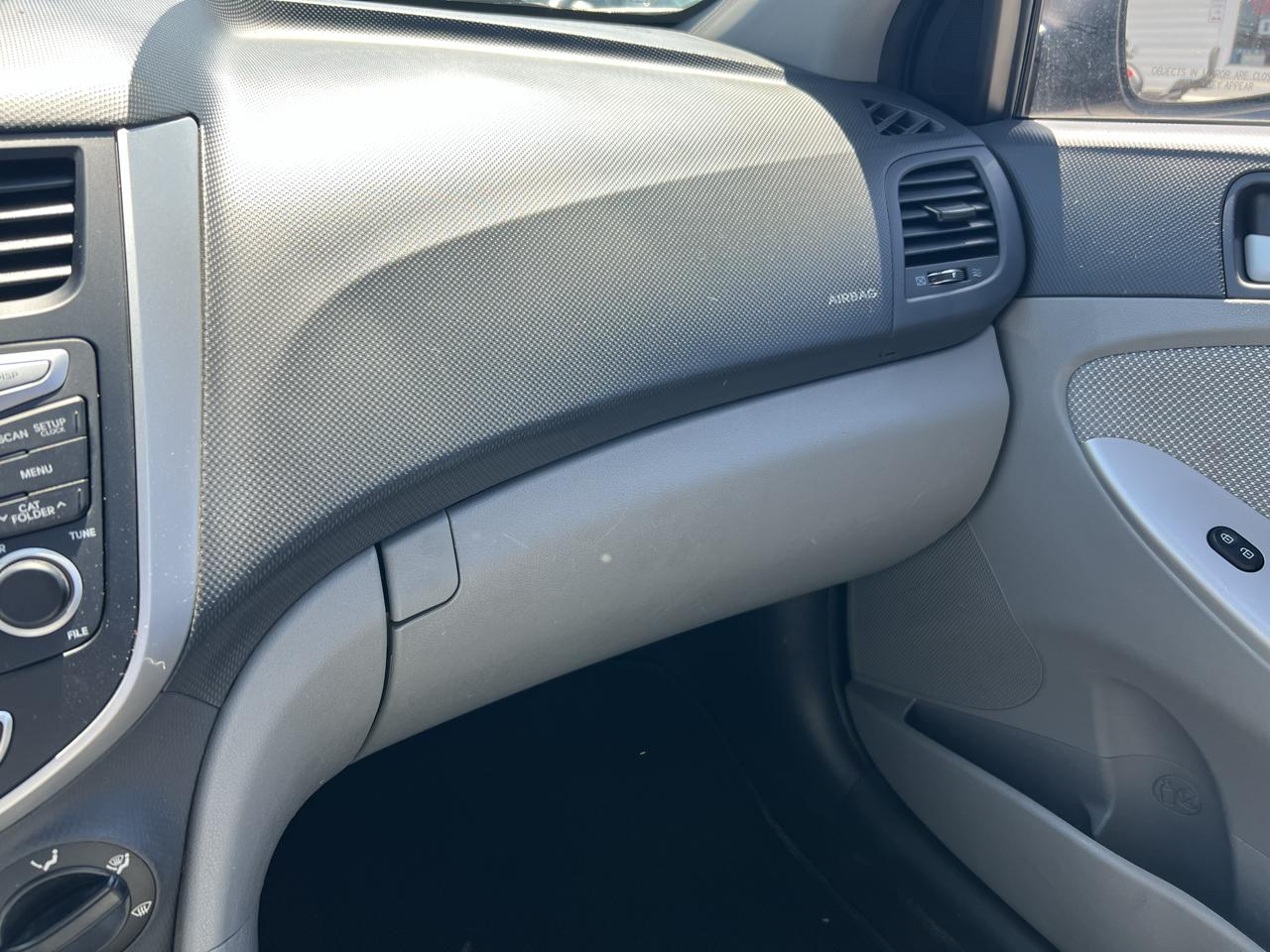 Hyundai Accent GLS 4-Door 2014