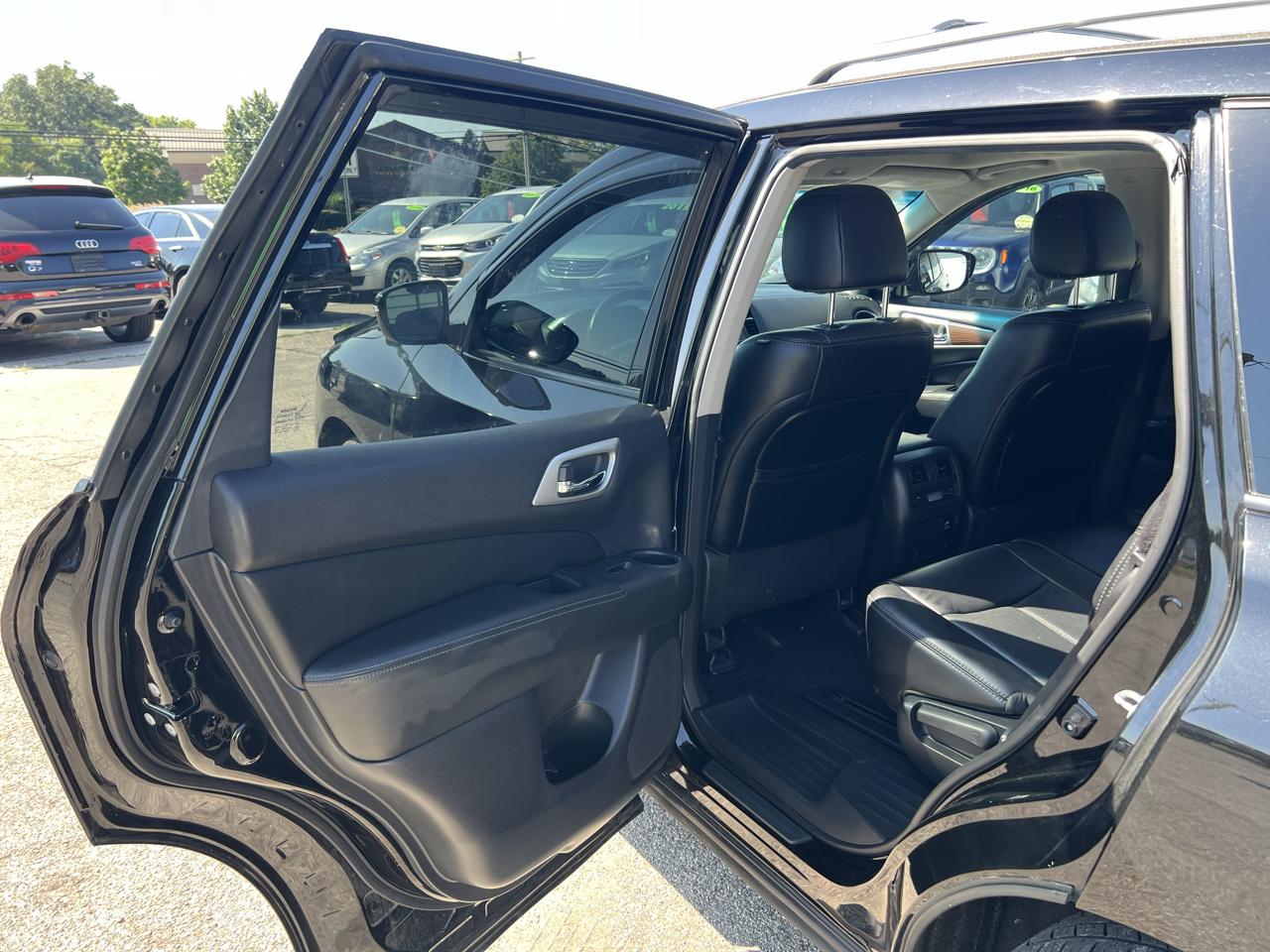 Nissan Pathfinder Platinum 4WD 2017