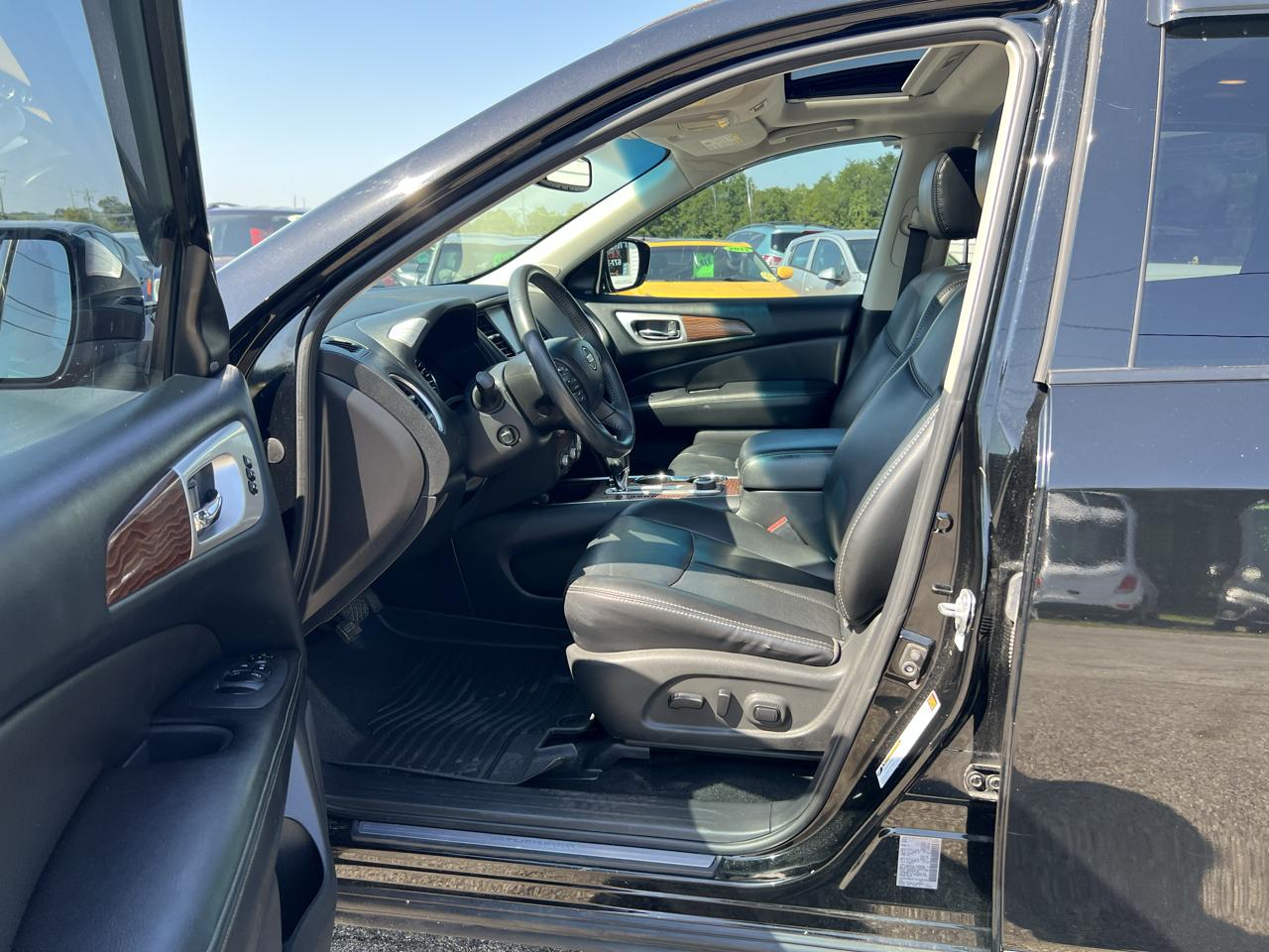 Nissan Pathfinder Platinum 4WD 2017