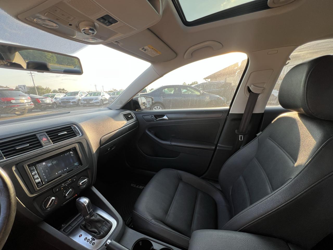 Volkswagen Jetta SE PZEV 2011