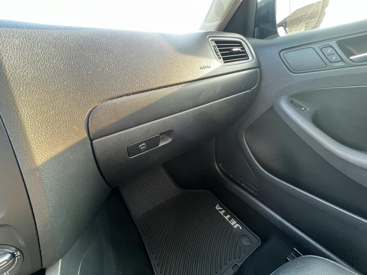 Volkswagen Jetta SE PZEV 2011
