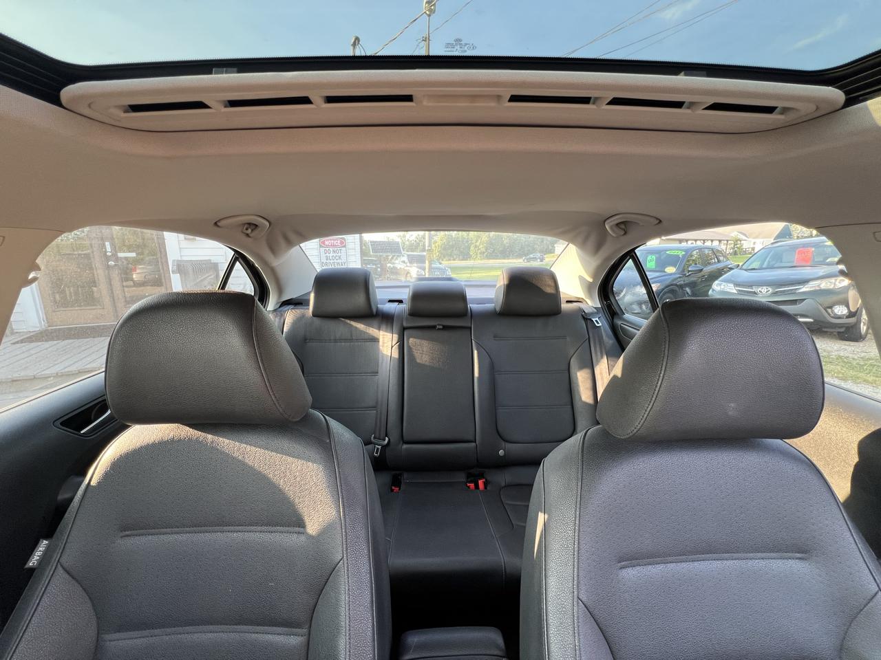 Volkswagen Jetta SE PZEV 2011