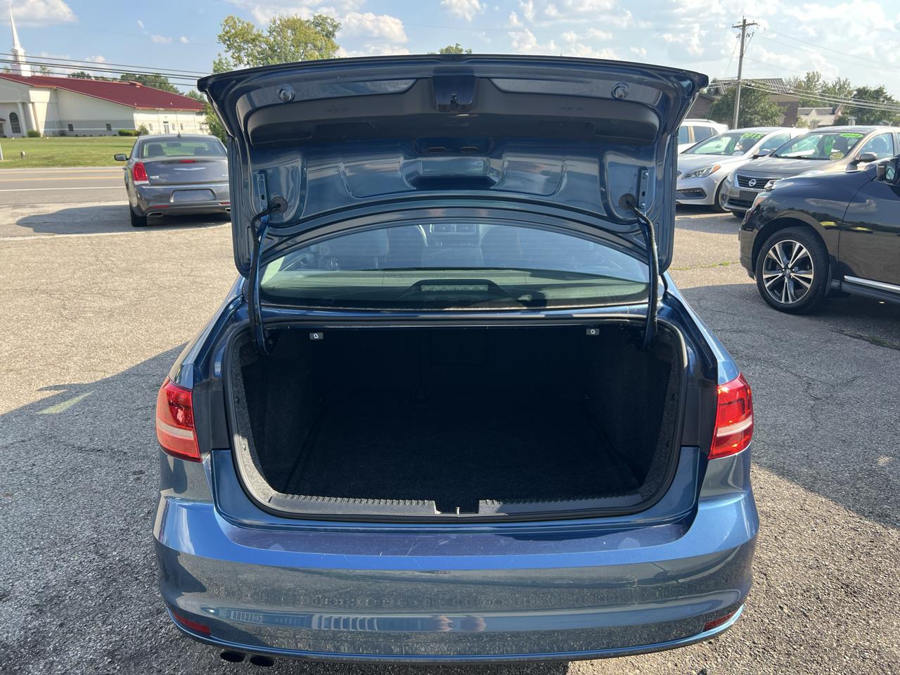 Volkswagen Jetta SE 6A 2015