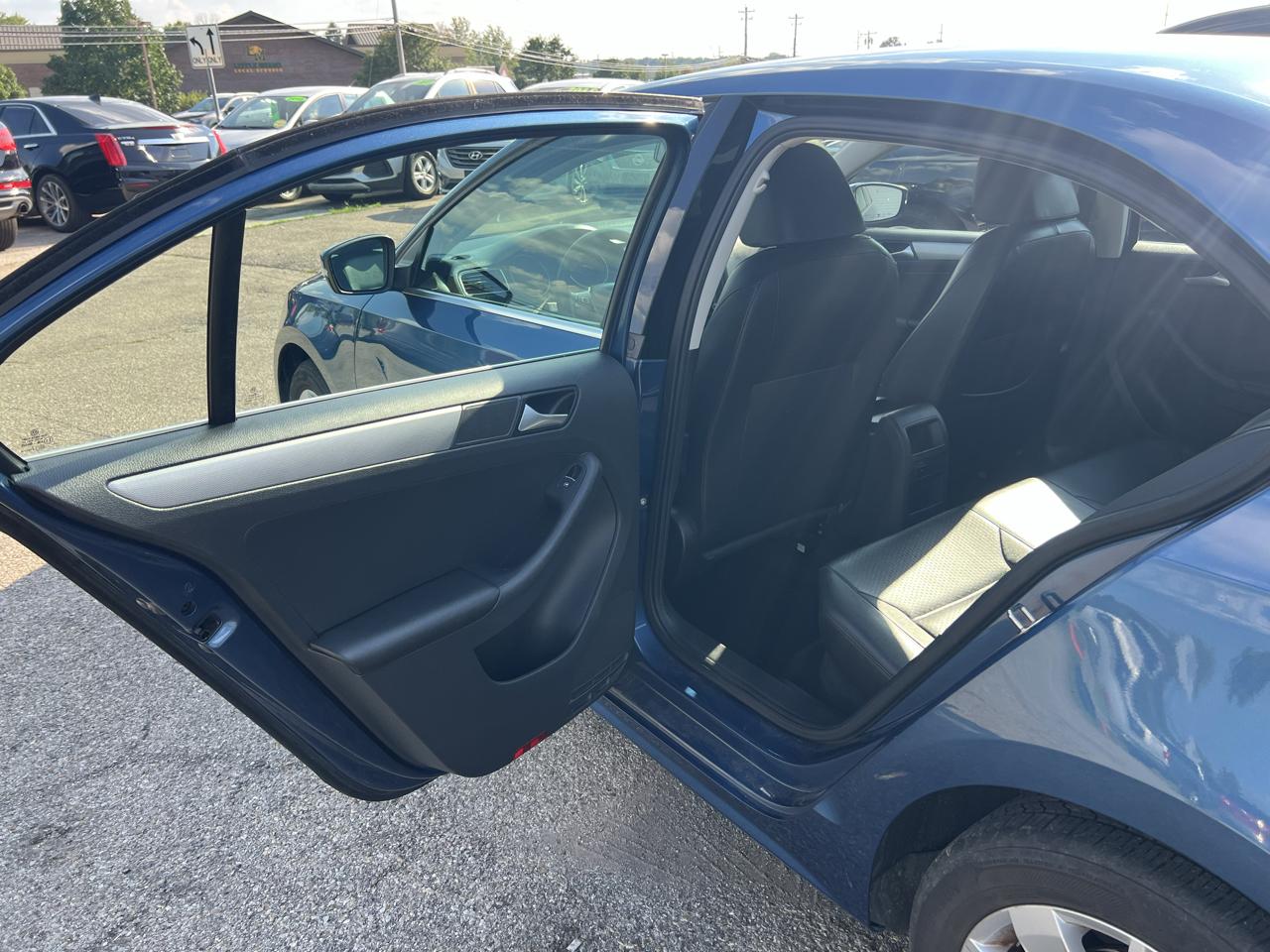 Volkswagen Jetta SE 6A 2015