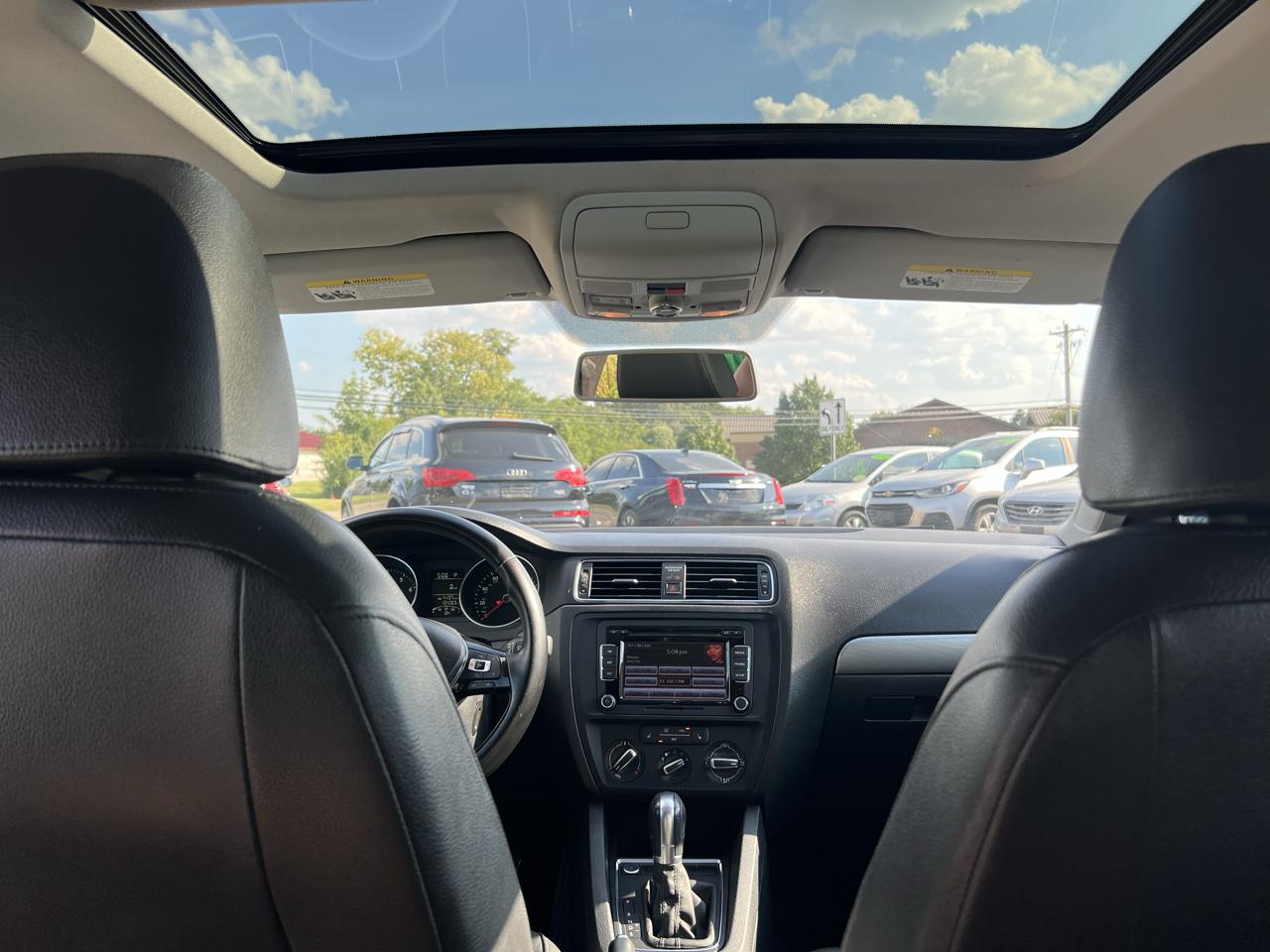 Volkswagen Jetta SE 6A 2015