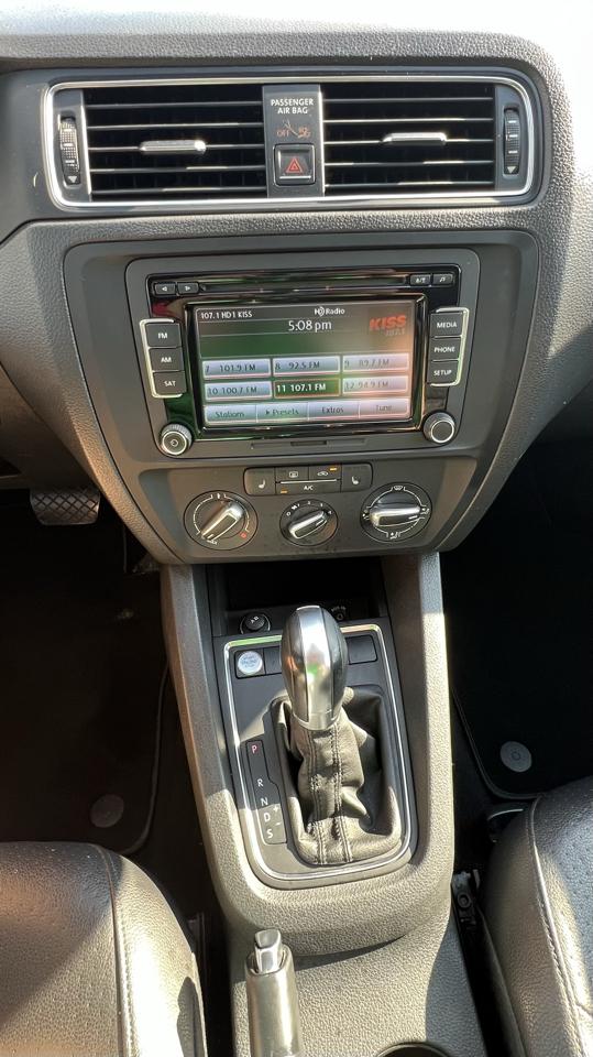 Volkswagen Jetta SE 6A 2015