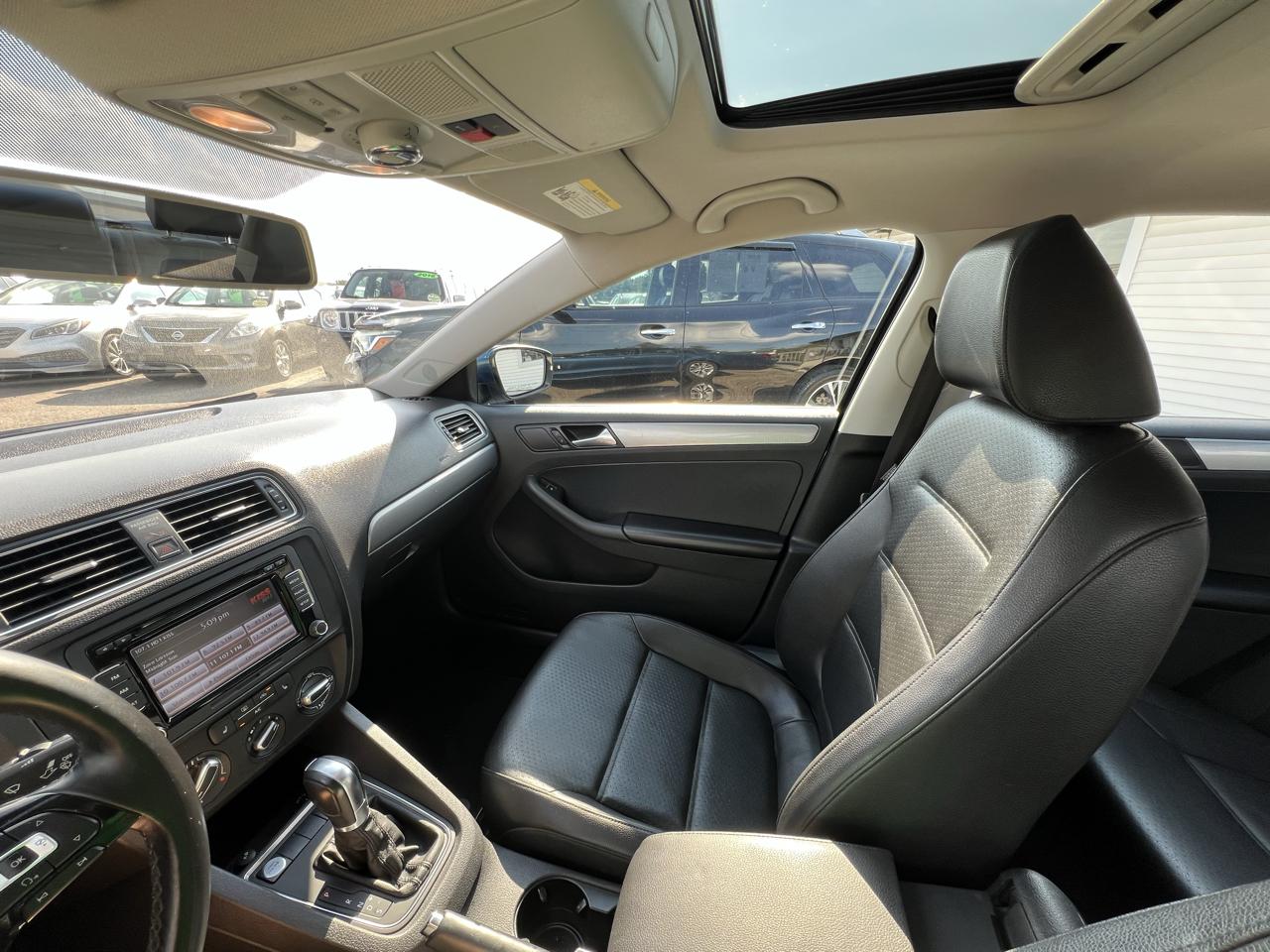 Volkswagen Jetta SE 6A 2015