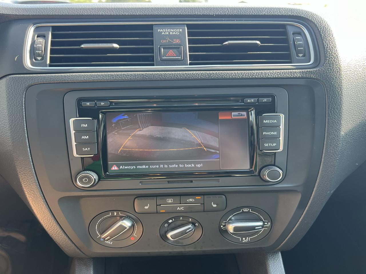 Volkswagen Jetta SE 6A 2015