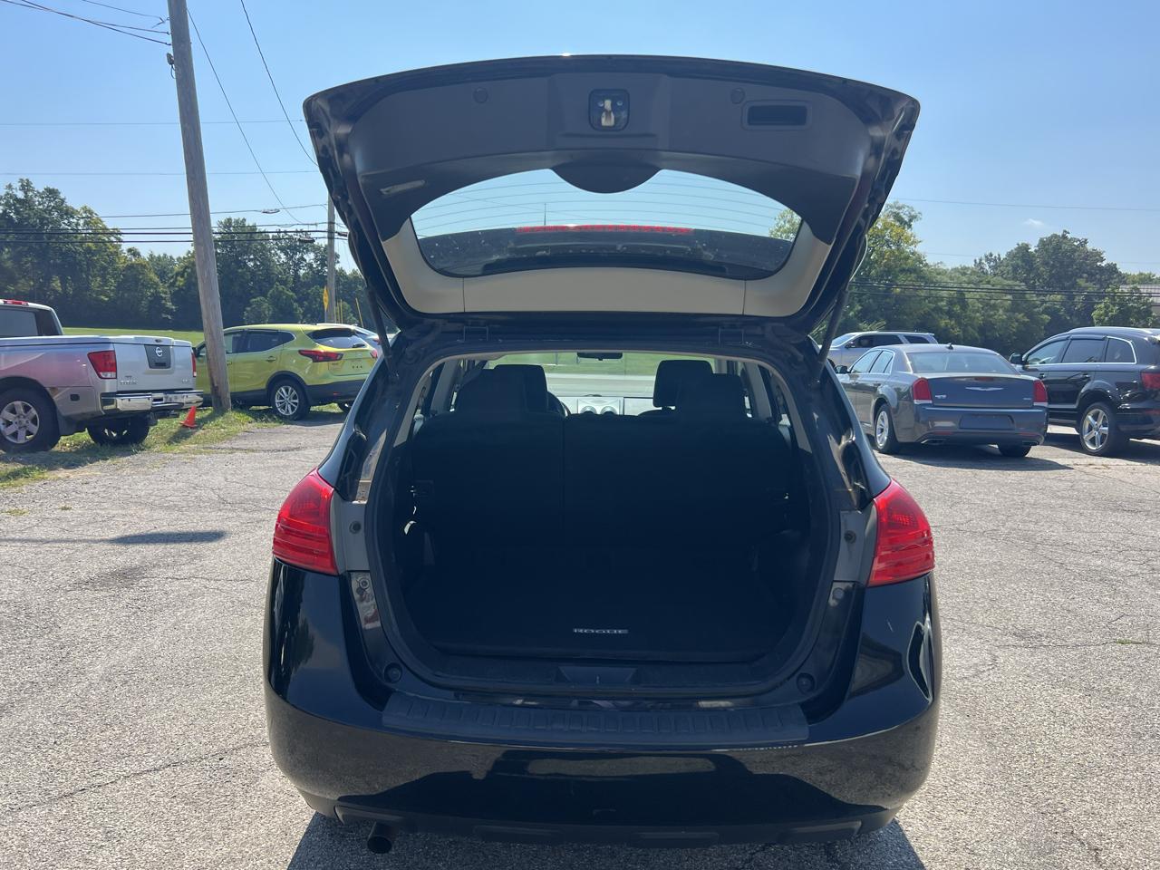 Nissan Rogue S FWD Krom Edition 2012