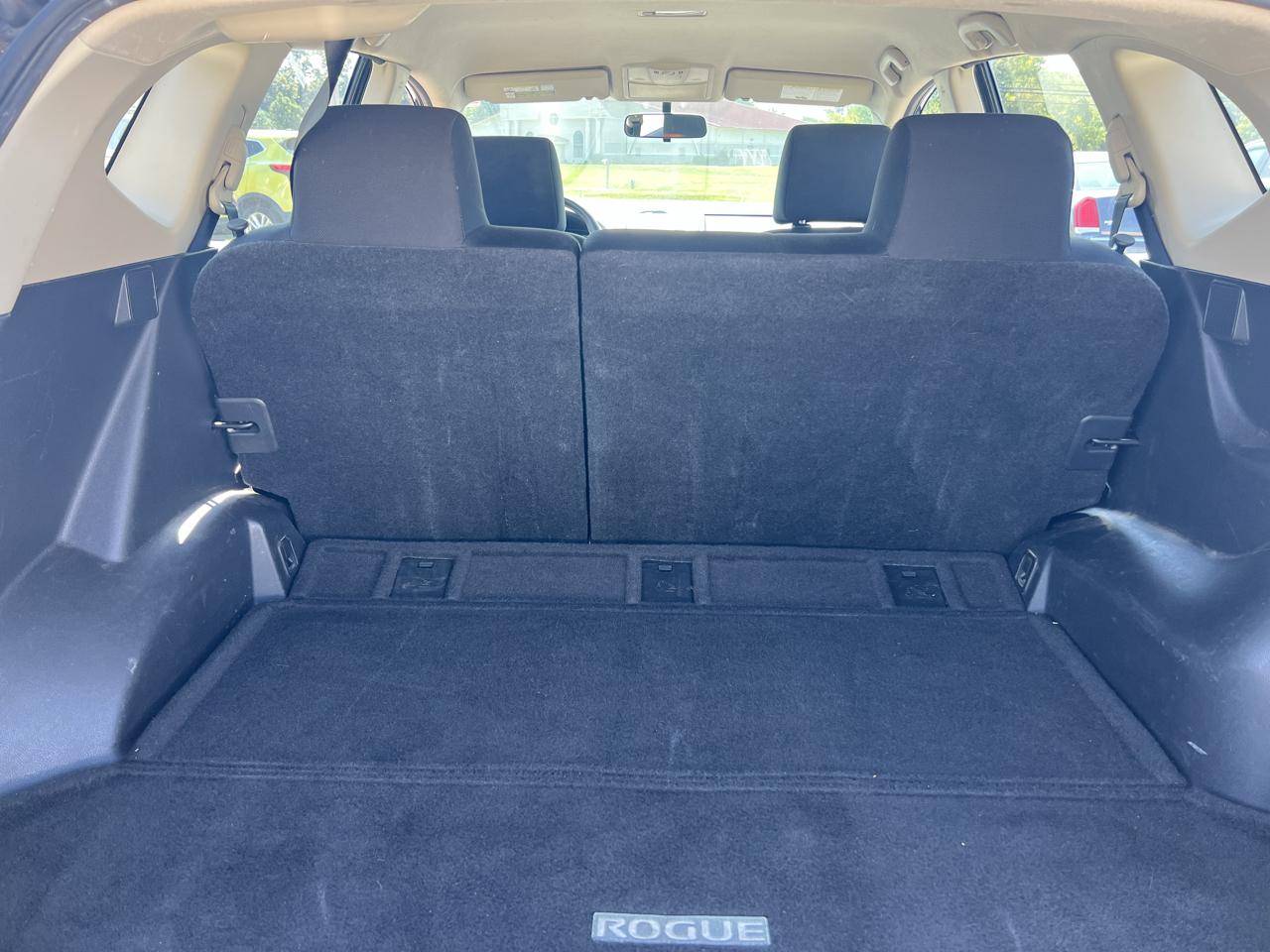 Nissan Rogue S FWD Krom Edition 2012