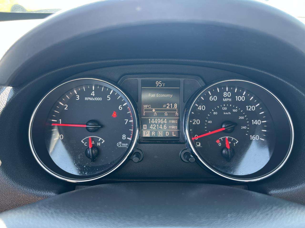 Nissan Rogue S FWD Krom Edition 2012