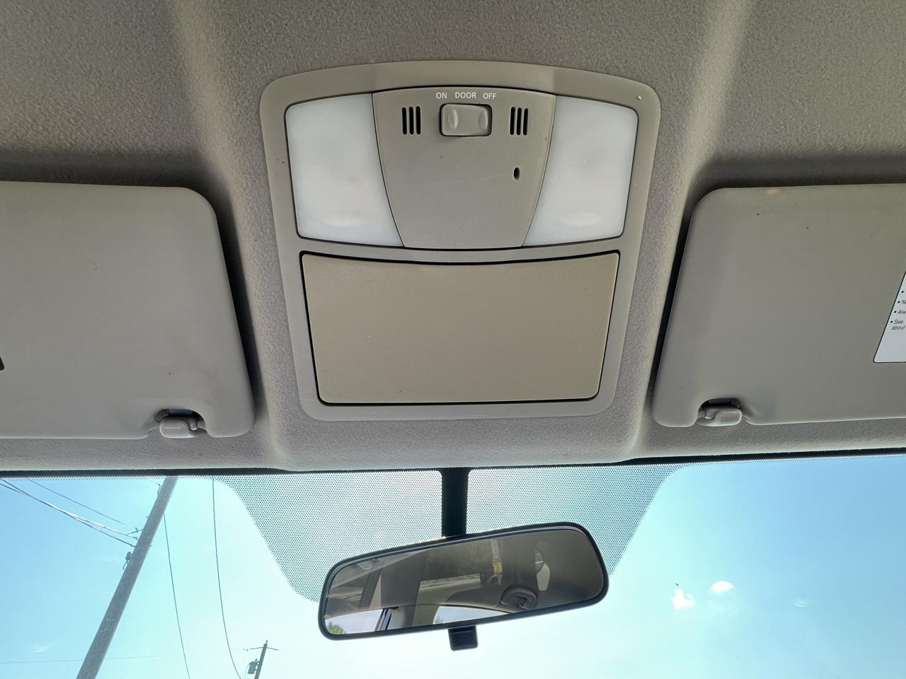 Nissan Rogue S FWD Krom Edition 2012
