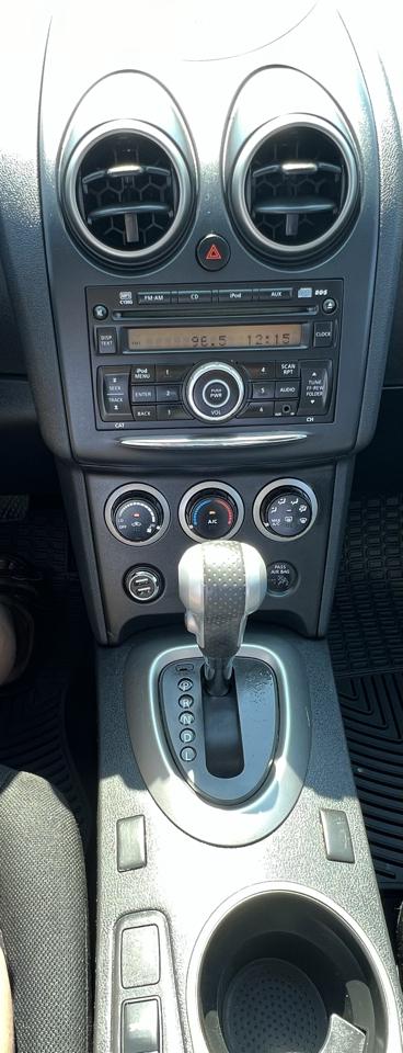 Nissan Rogue S FWD Krom Edition 2012