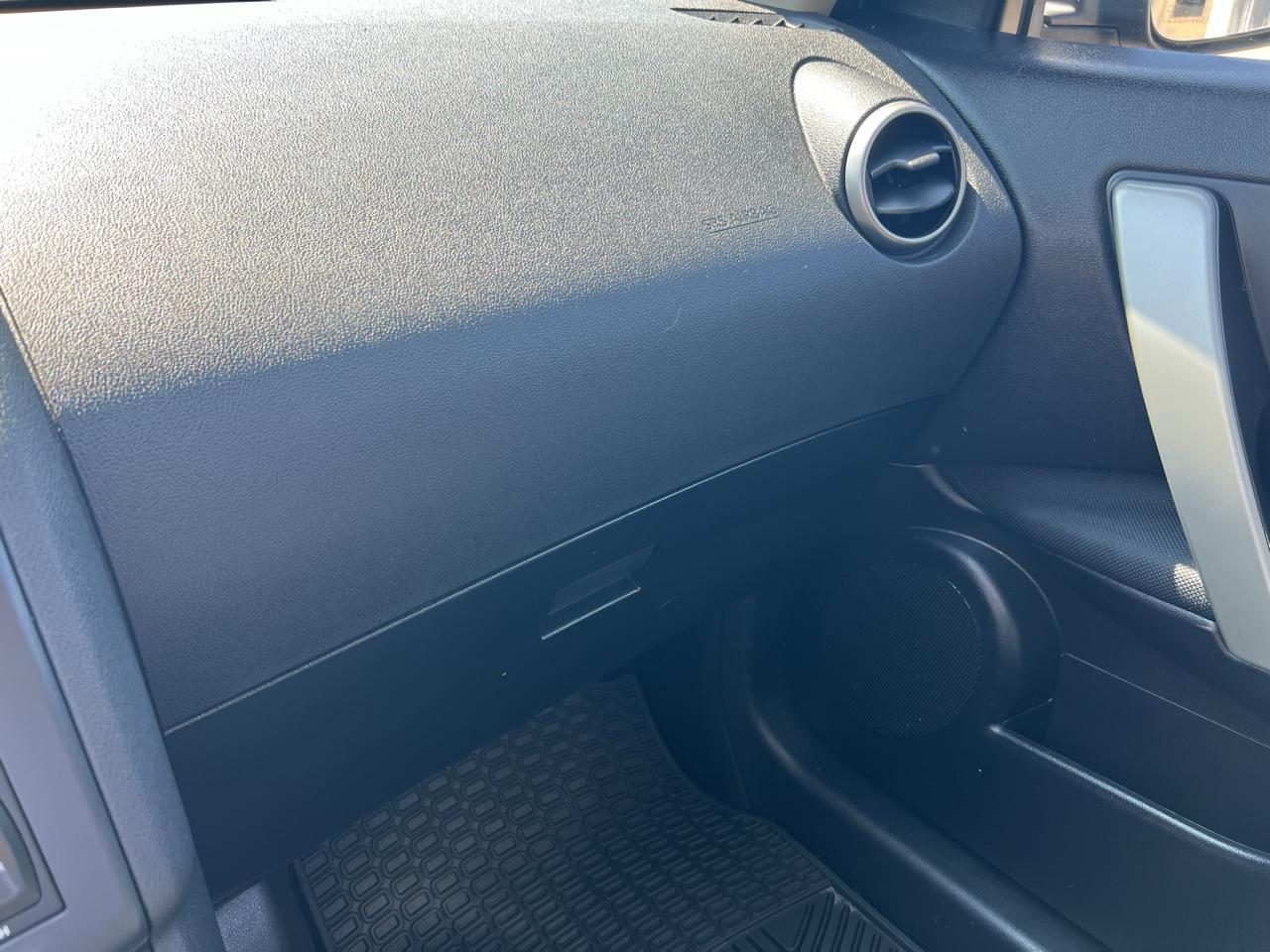 Nissan Rogue S FWD Krom Edition 2012