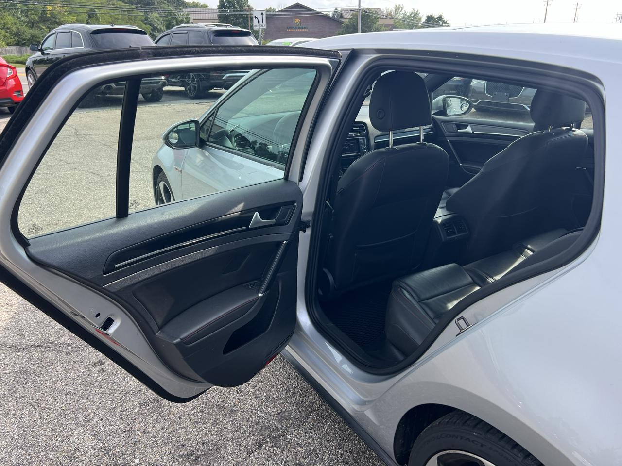 Volkswagen GTI SE 6A 4-Door 2015