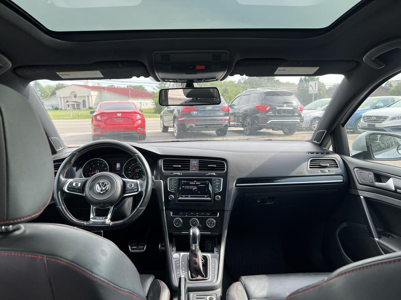 Volkswagen GTI SE 6A 4-Door 2015