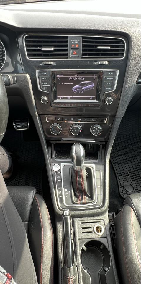 Volkswagen GTI SE 6A 4-Door 2015