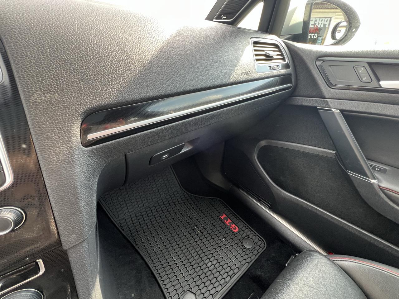 Volkswagen GTI SE 6A 4-Door 2015