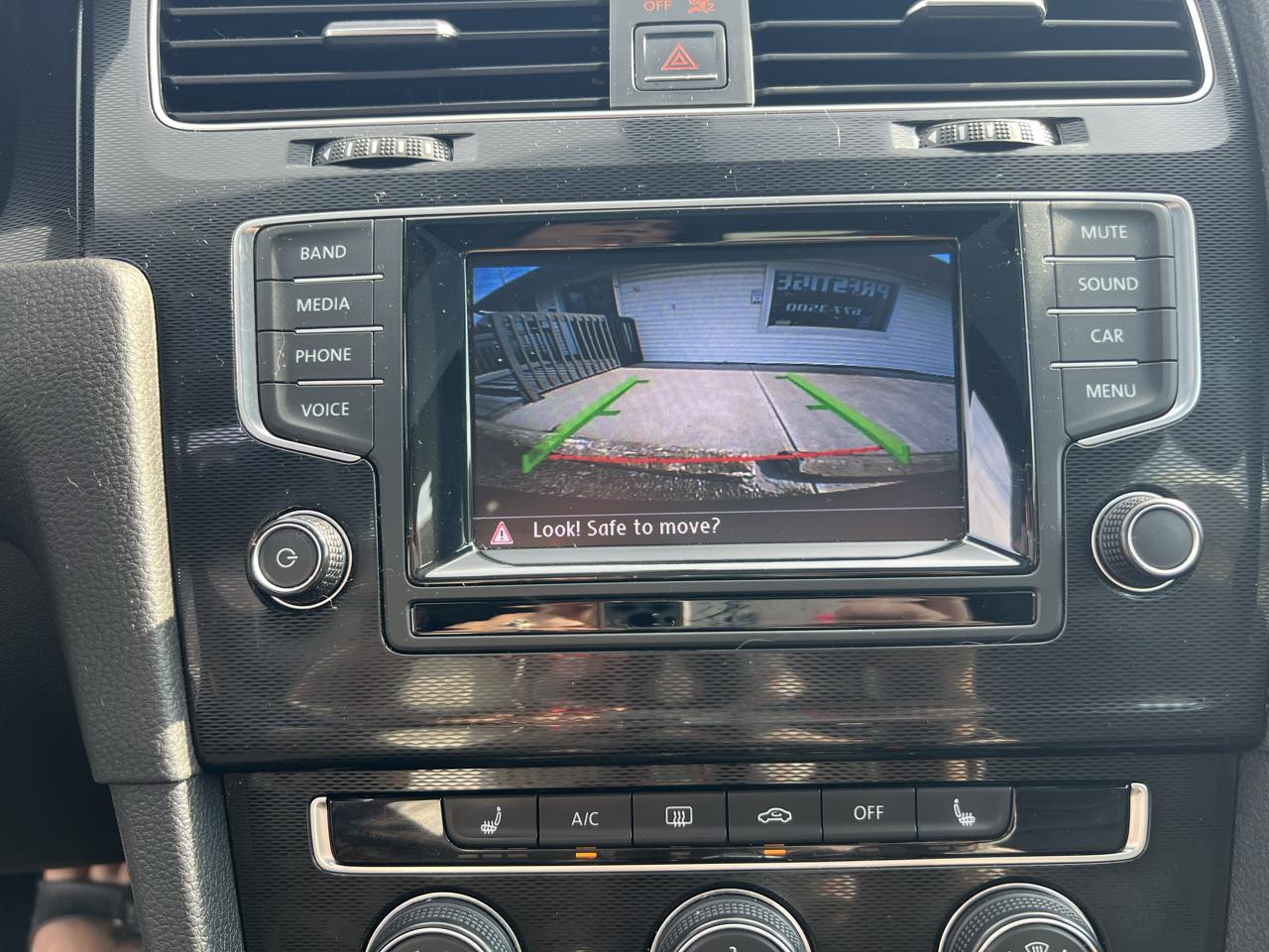 Volkswagen GTI SE 6A 4-Door 2015