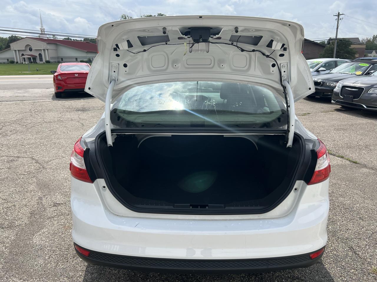 Ford Focus SE Sedan 2012