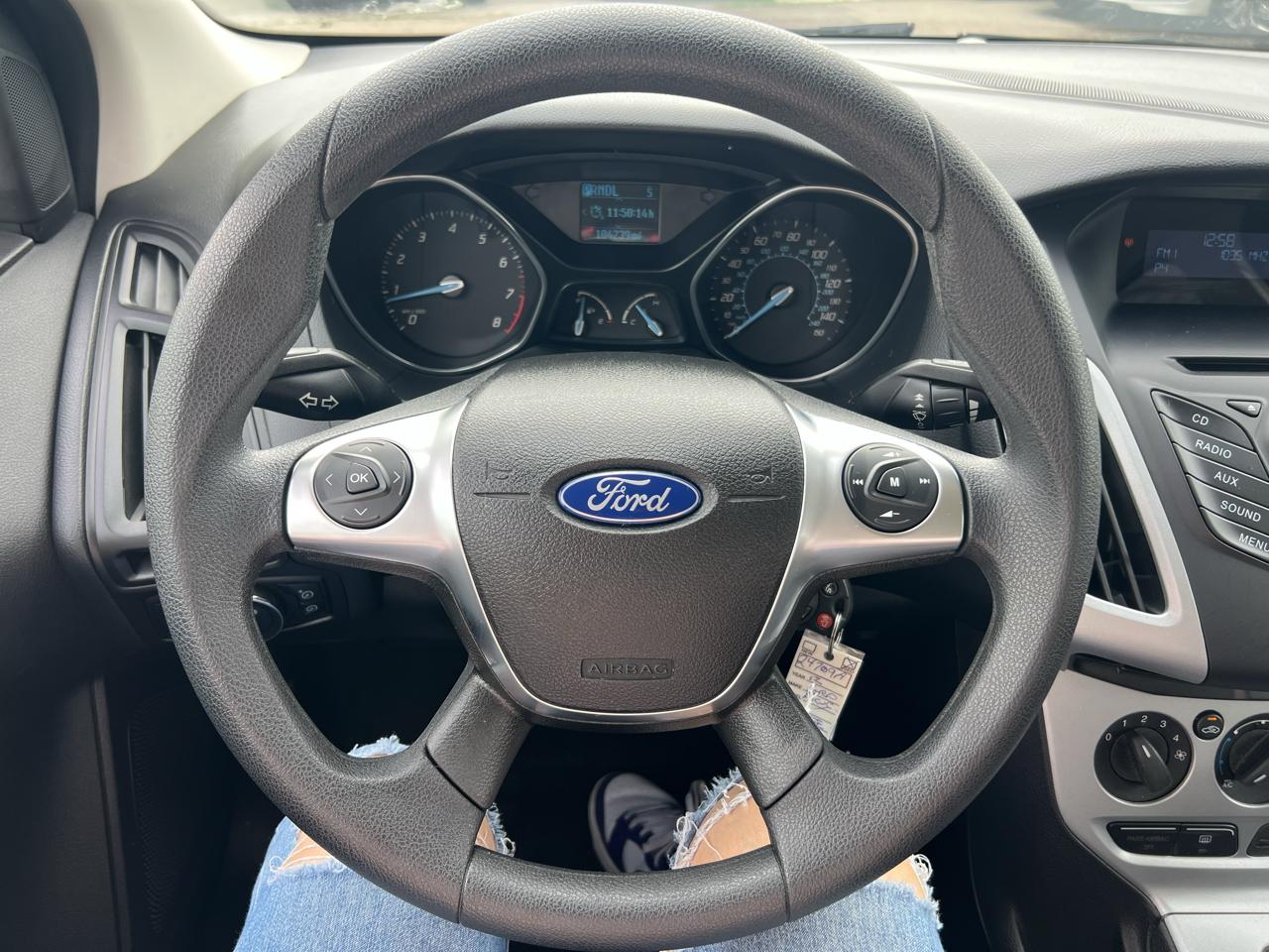 Ford Focus SE Sedan 2012