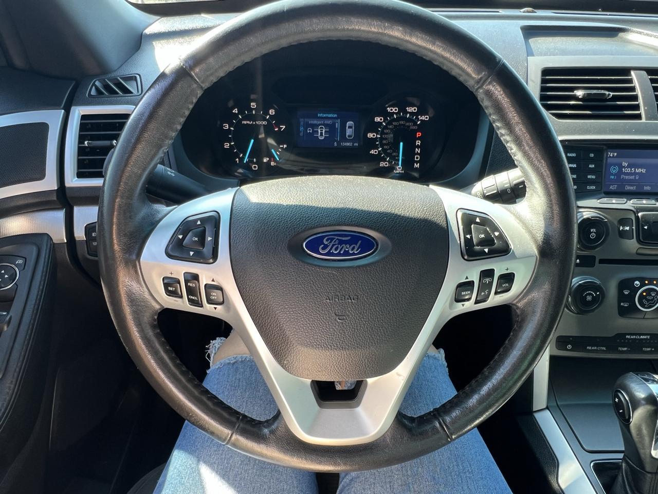 Ford Explorer XLT 4WD 2015