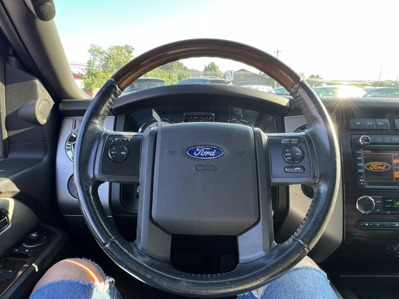 Ford Expedition EL Limited 4WD 2010