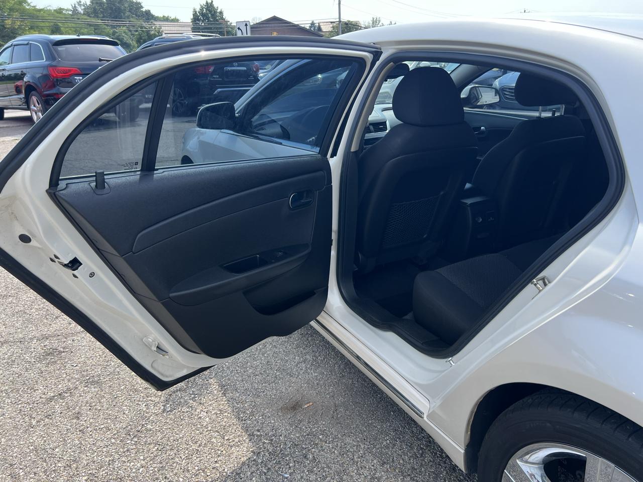 Chevrolet Malibu 1LT 2012
