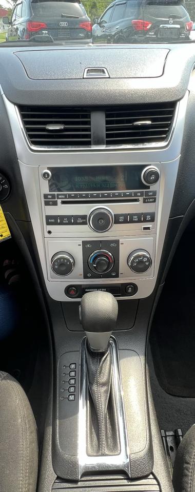 Chevrolet Malibu 1LT 2012