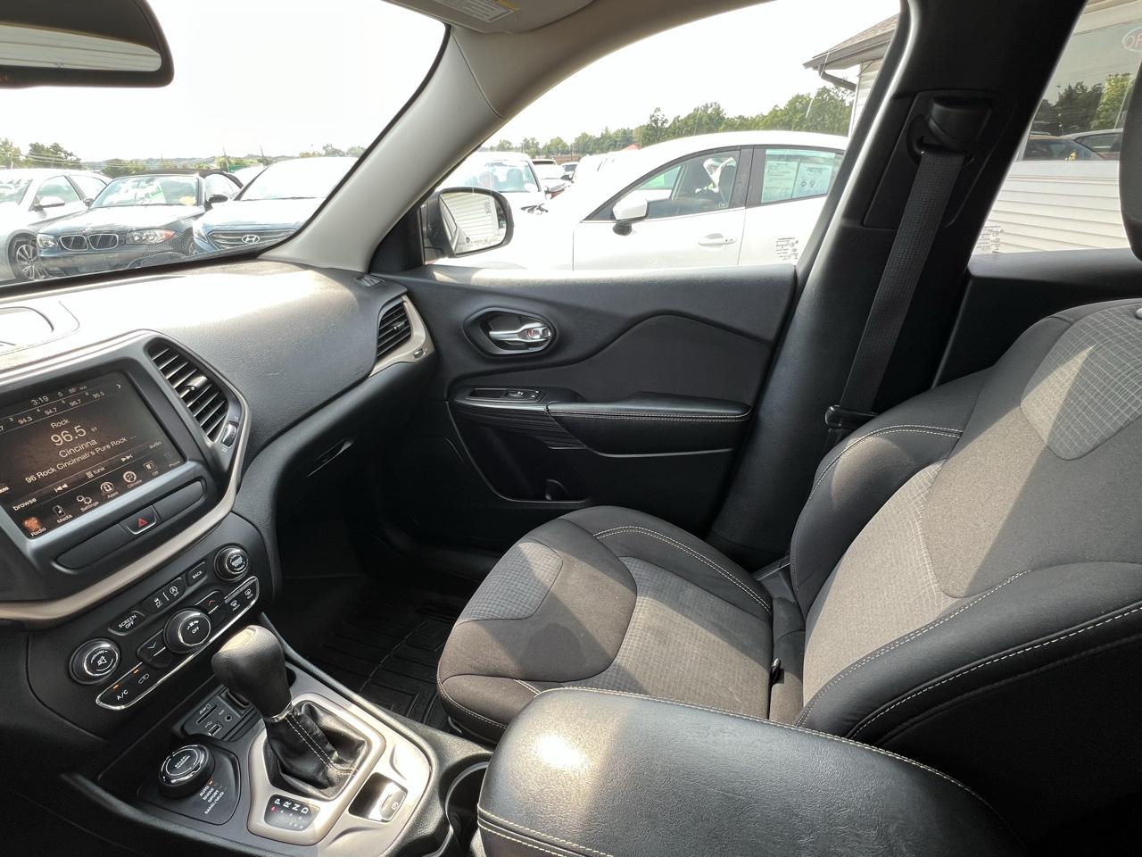 Jeep Cherokee Latitude 4WD 2015