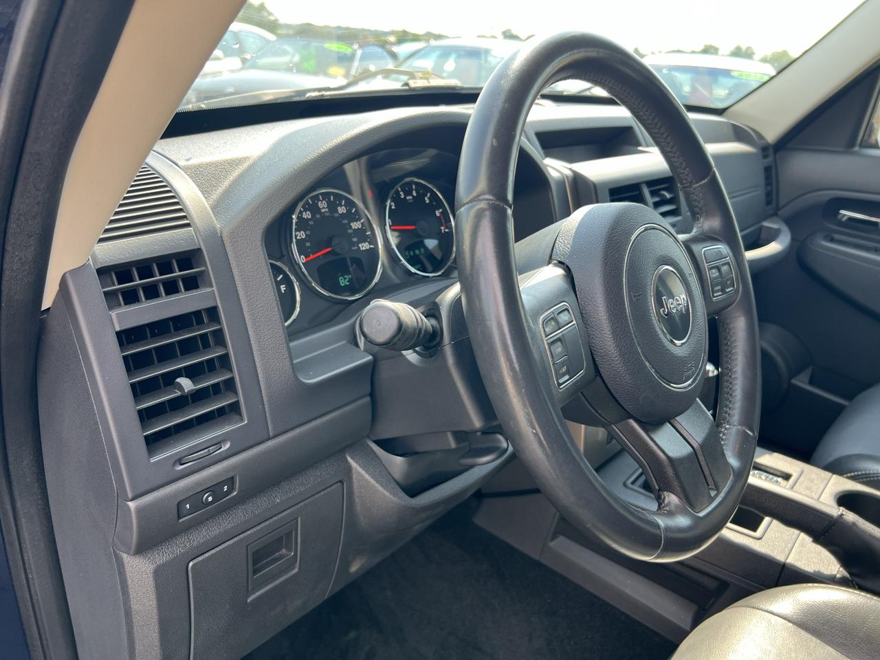 Jeep Liberty Sport 4WD 2012