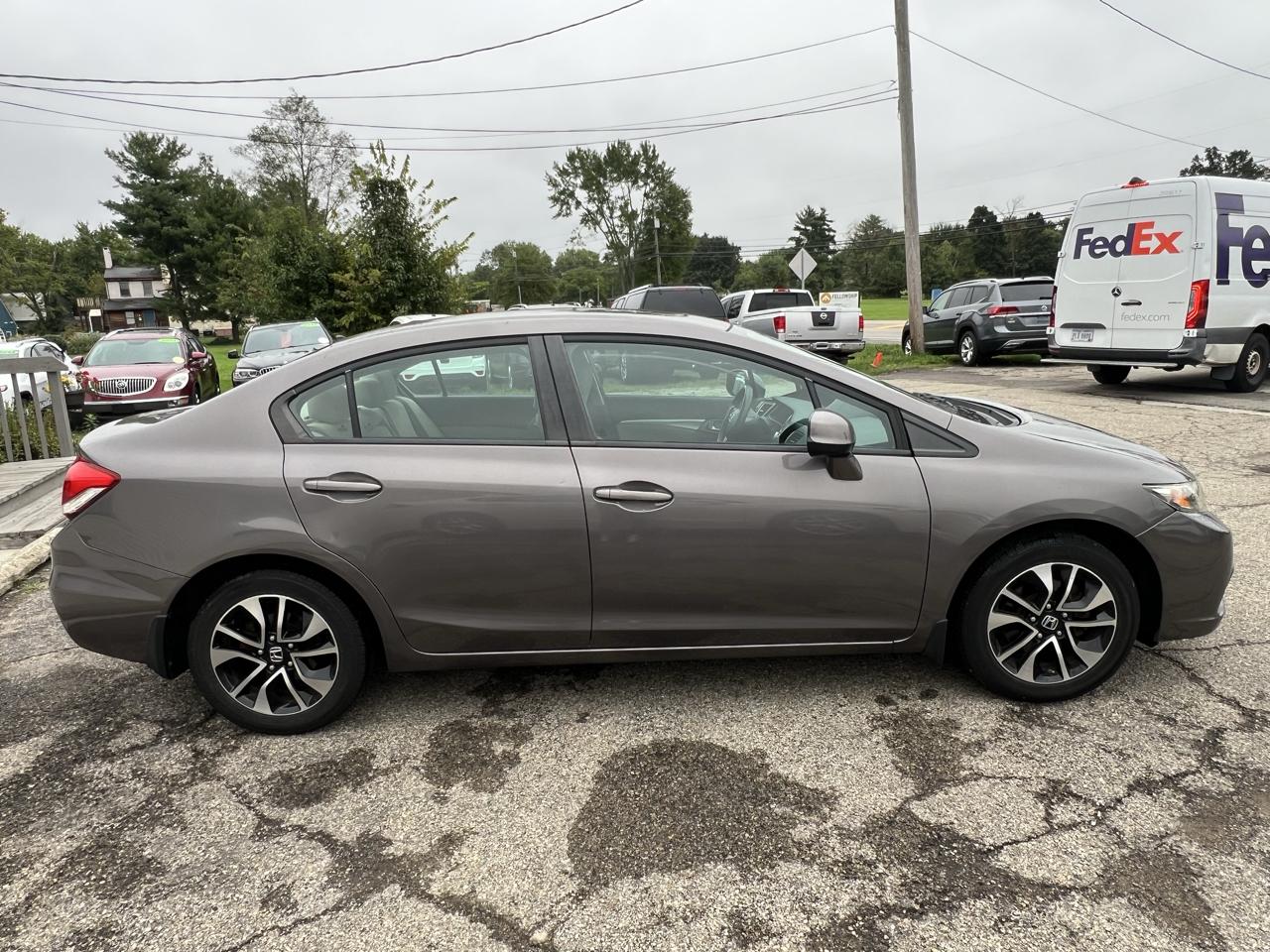 Honda Civic EX Sedan 5-Speed AT 2013