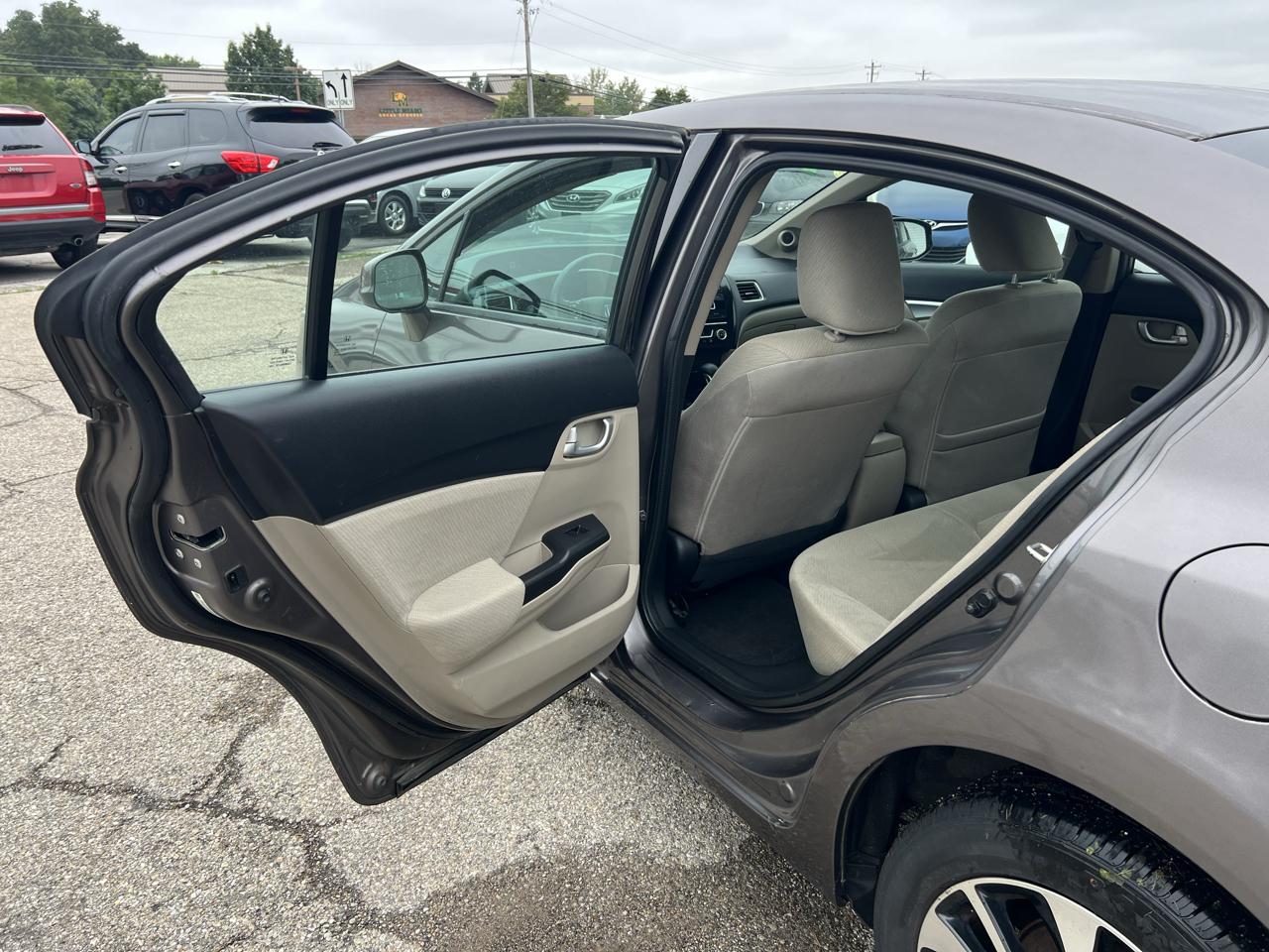 Honda Civic EX Sedan 5-Speed AT 2013