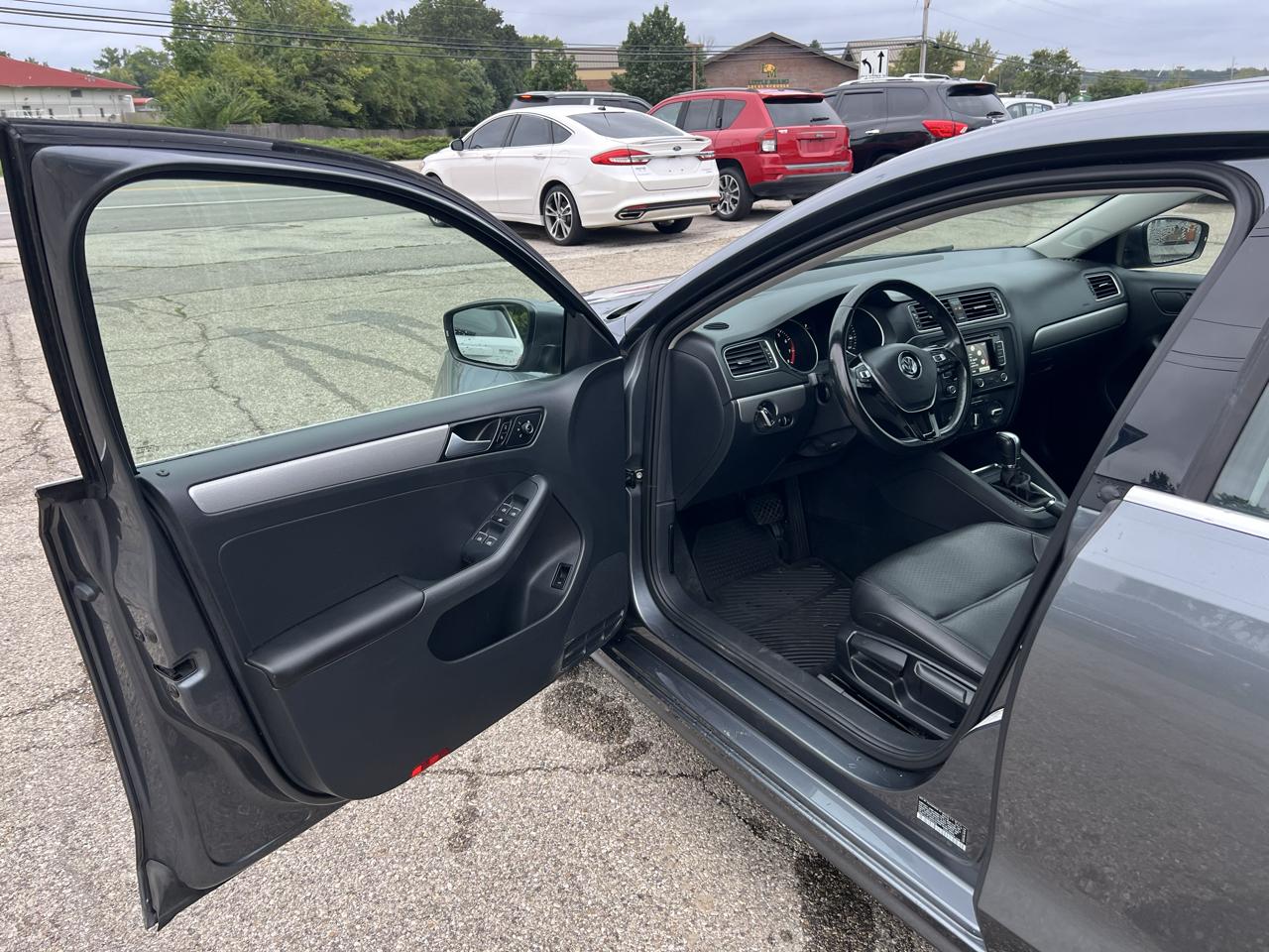 Volkswagen Jetta SE 6A 2015