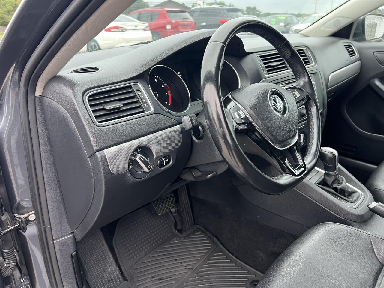 Volkswagen Jetta SE 6A 2015