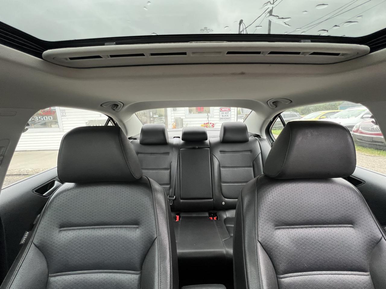 Volkswagen Jetta SE 6A 2015