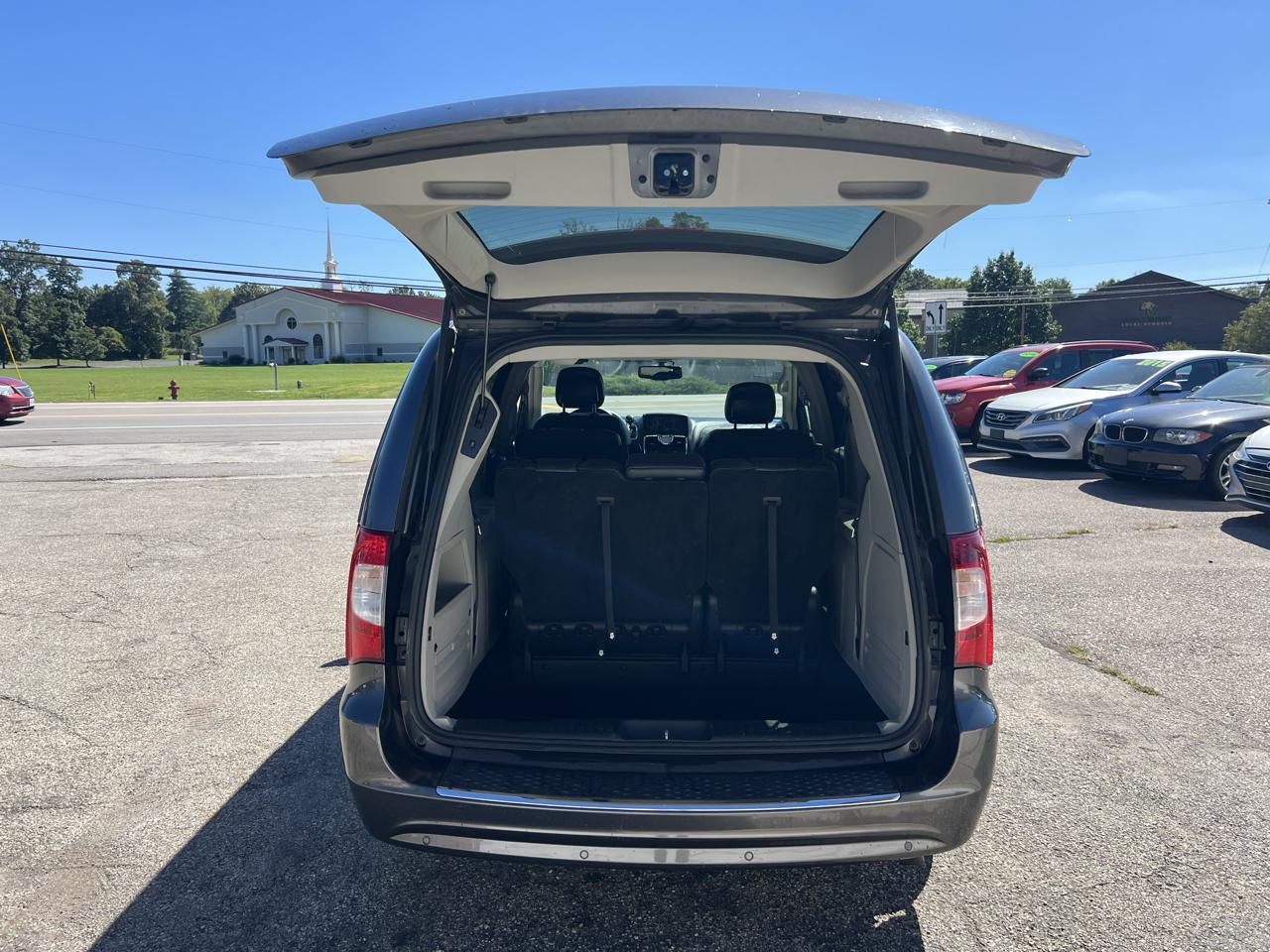 Chrysler Town & Country Touring-L 2016