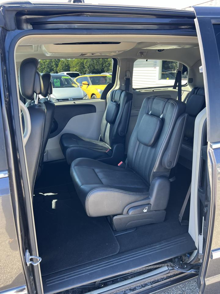 Chrysler Town & Country Touring-L 2016