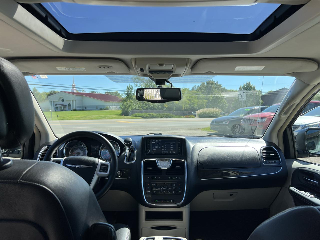 Chrysler Town & Country Touring-L 2016