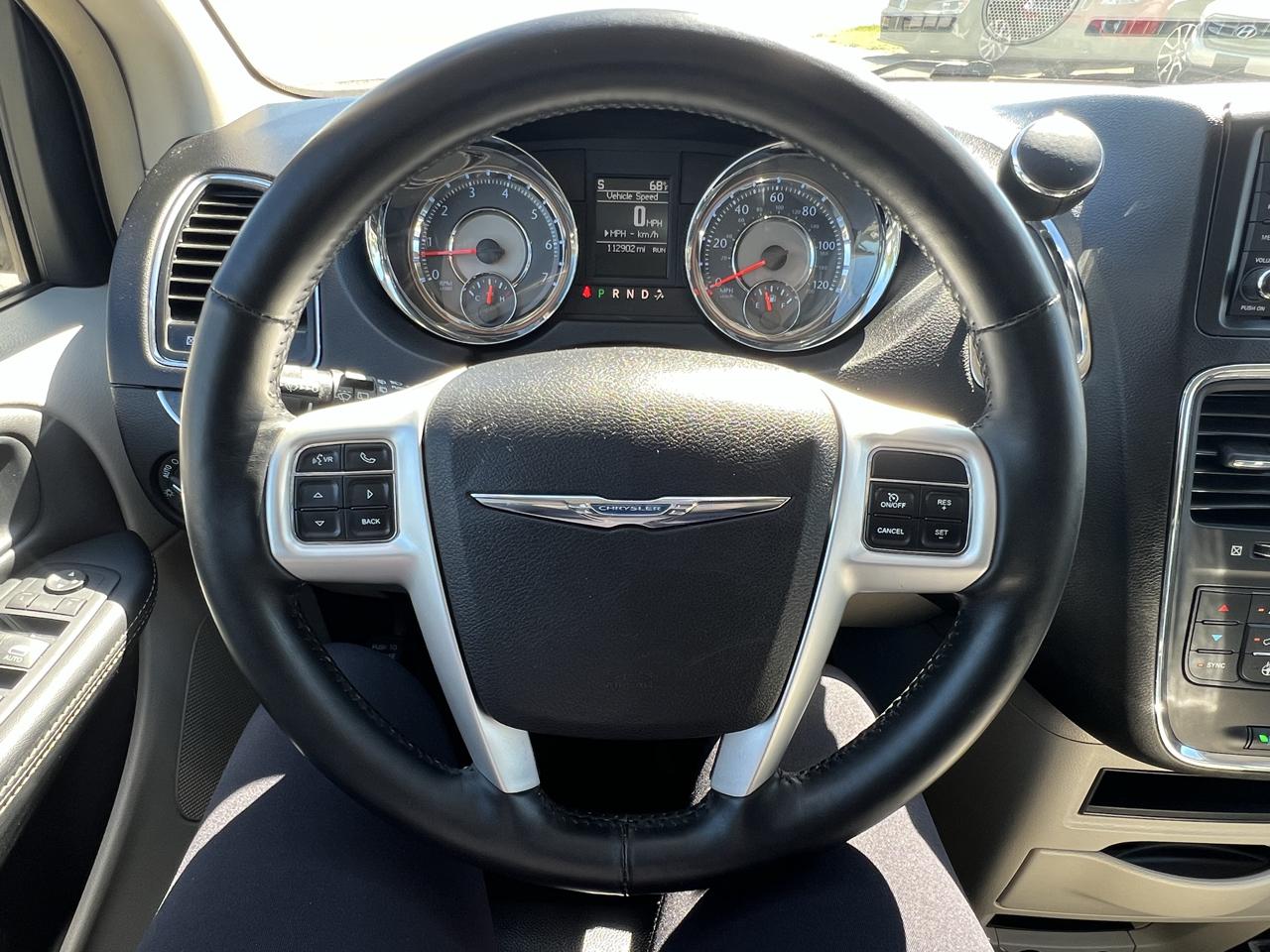 Chrysler Town & Country Touring-L 2016