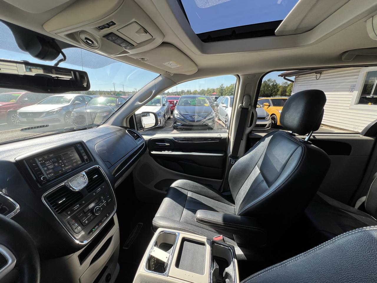Chrysler Town & Country Touring-L 2016